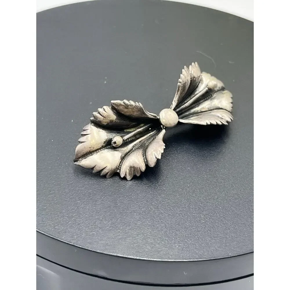 Sterling‎ Silver Vintage Brooch 8 Grams